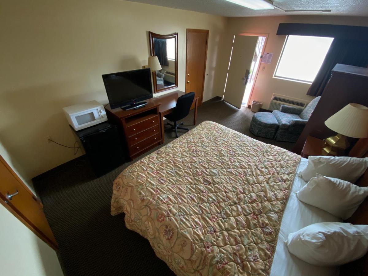 Budget Host Inn - Baxley Екстериор снимка